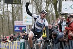 Jens Voigt gagne la deuxi�me �tape du Criterium International 2009